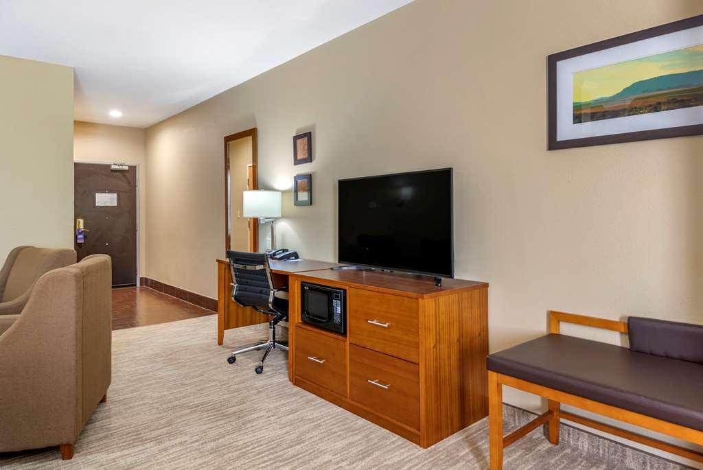 Comfort Suites - University Lubbock Room photo
