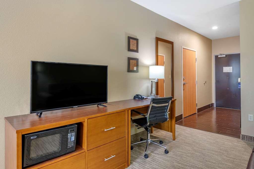 Comfort Suites - University Lubbock Room photo